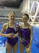 Vilma Huhtala ja Anna Svedov ottivat pronssia tason 1 parihyppykilpailussa.